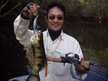 １匹目は鉄砲魚　5KB